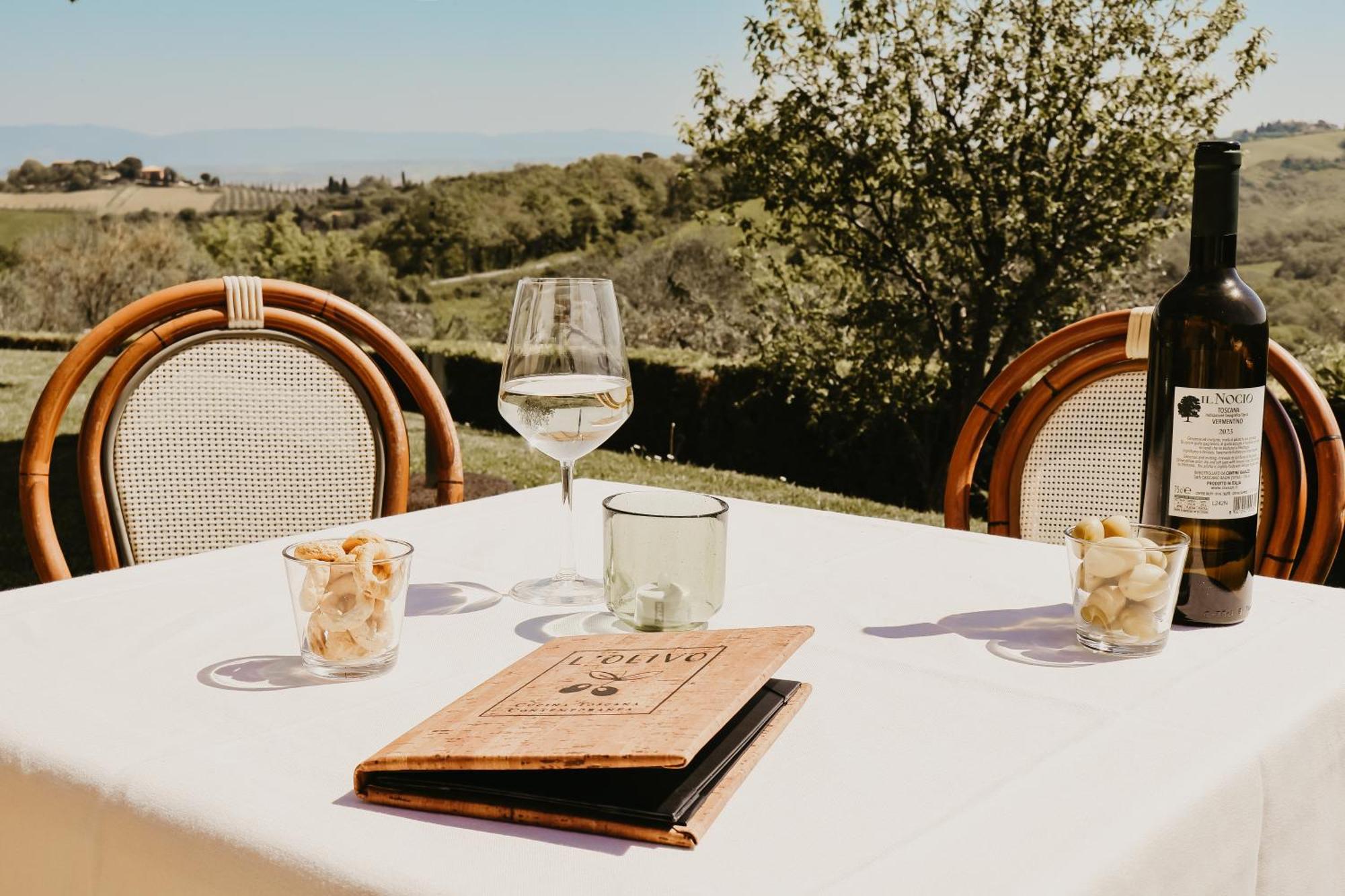 Poggio Paradiso Resort & Spa Montefollonico ภายนอก รูปภาพ