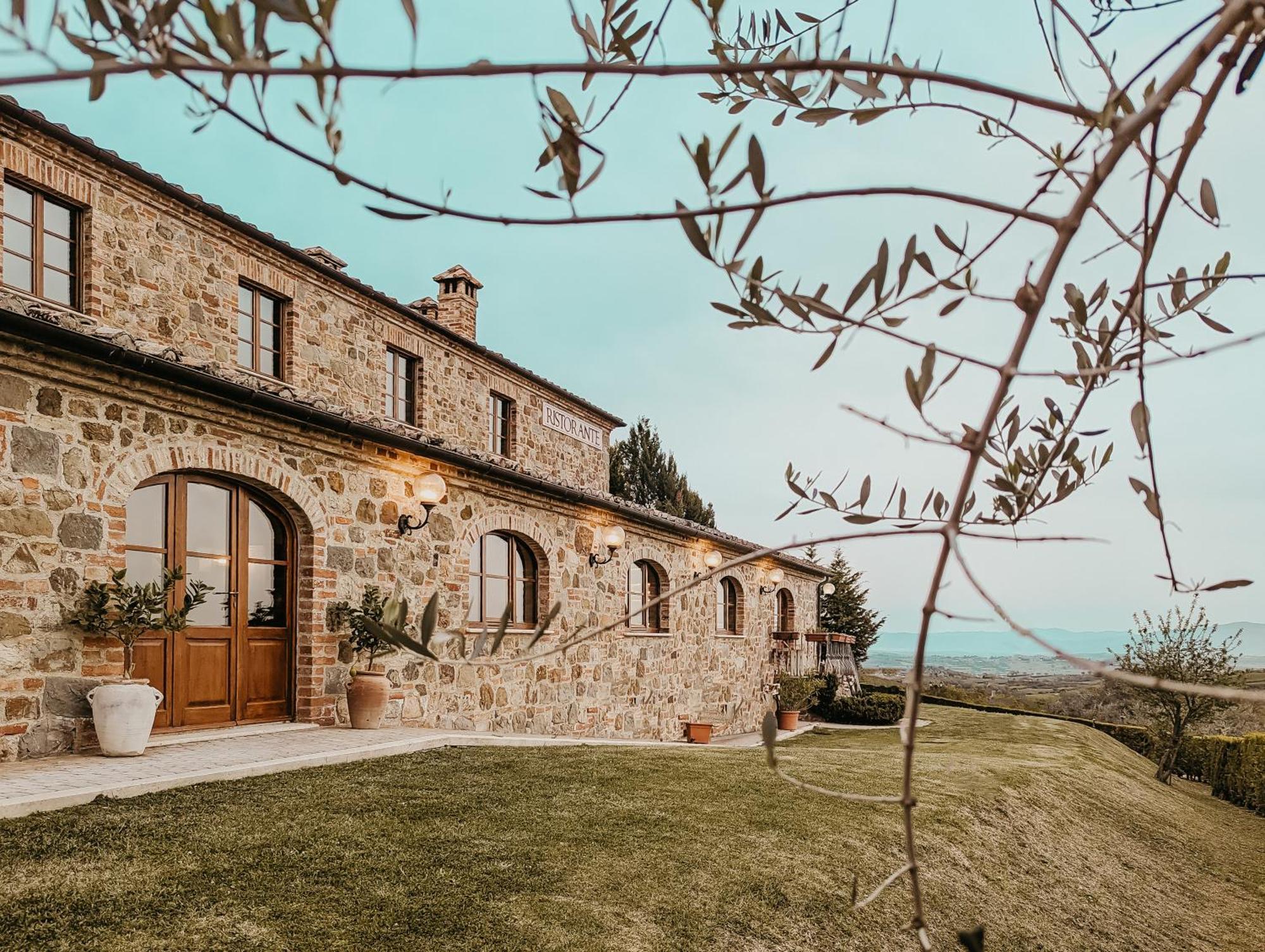 Poggio Paradiso Resort & Spa Montefollonico ภายนอก รูปภาพ