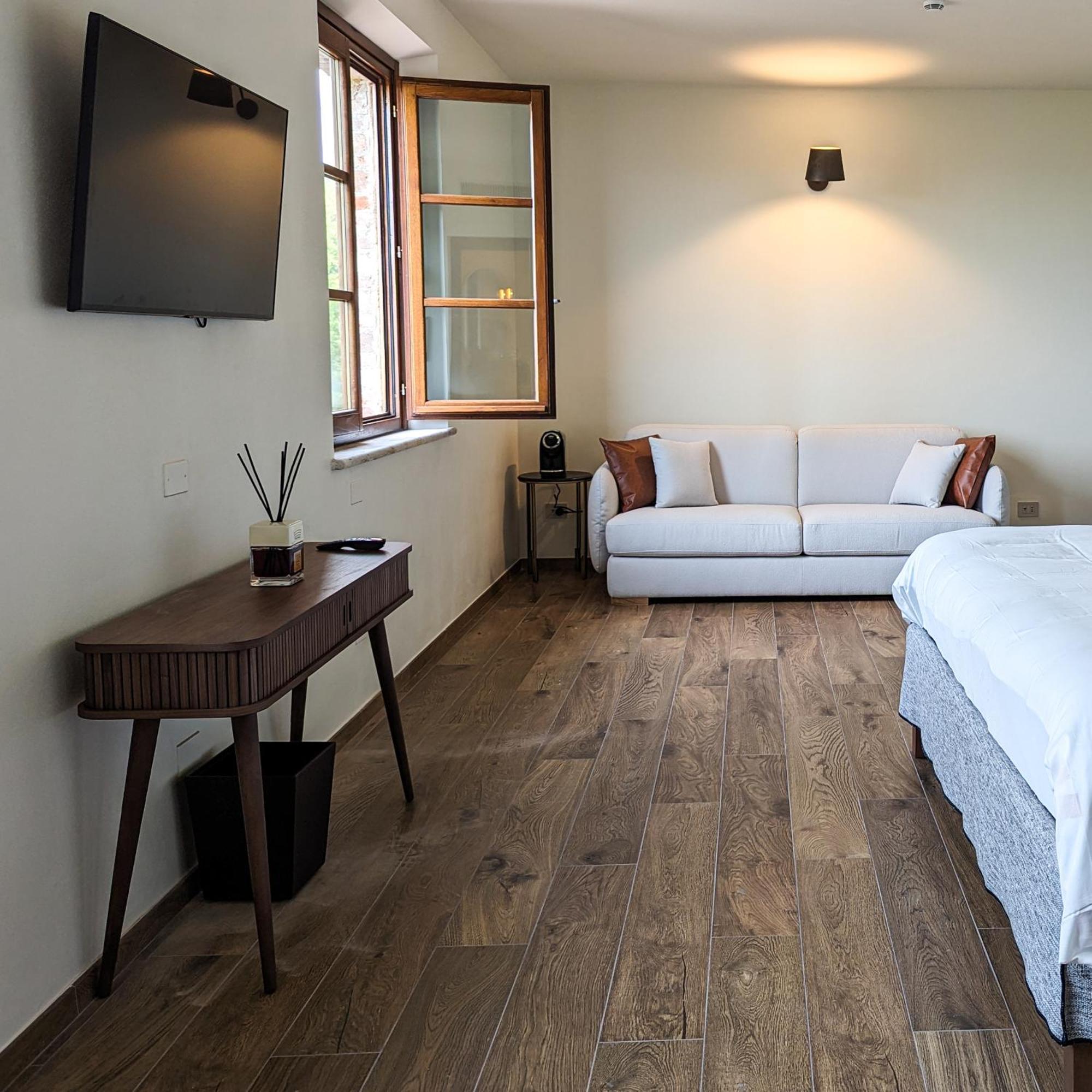 Poggio Paradiso Resort & Spa Montefollonico ภายนอก รูปภาพ