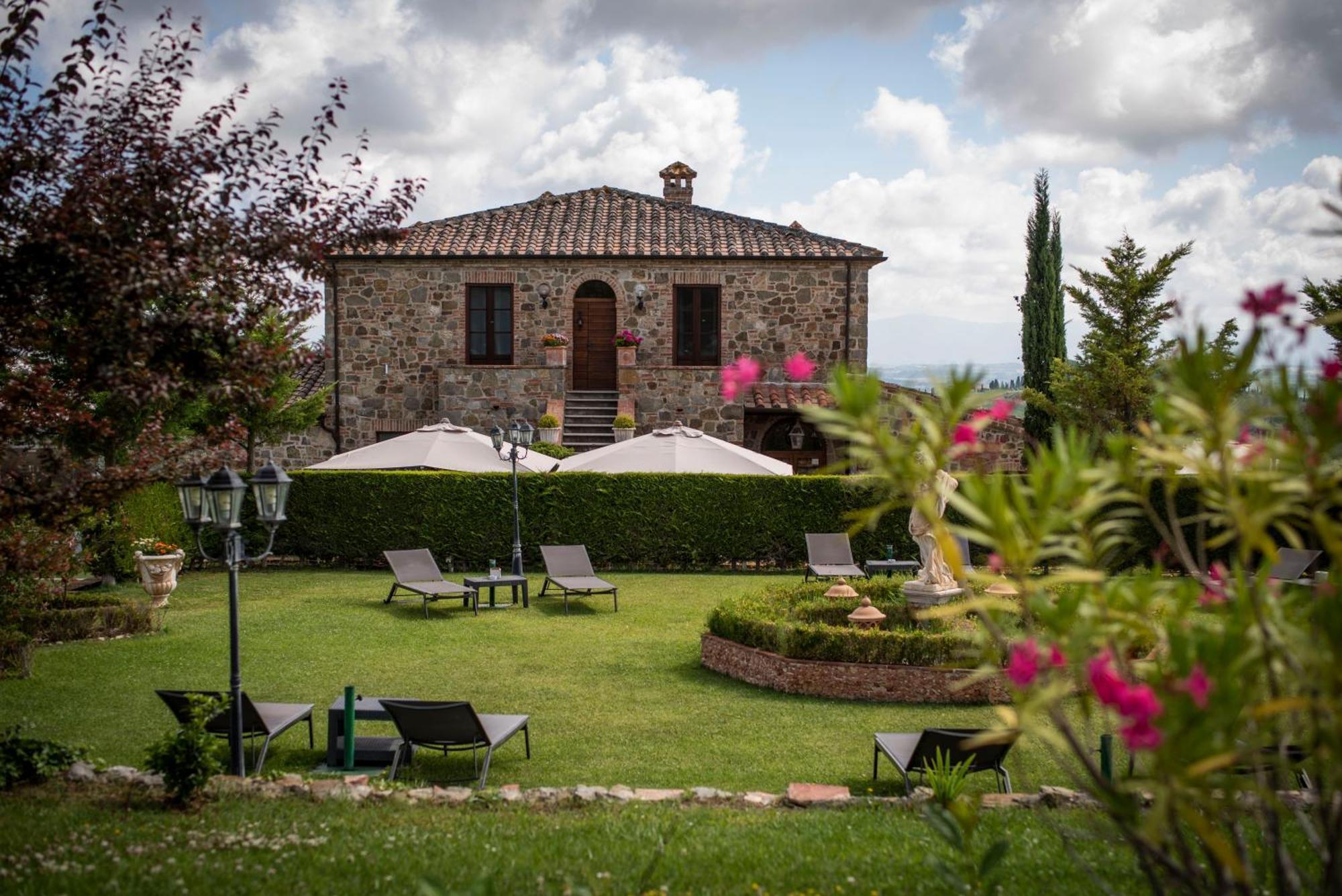 Poggio Paradiso Resort & Spa Montefollonico ภายนอก รูปภาพ