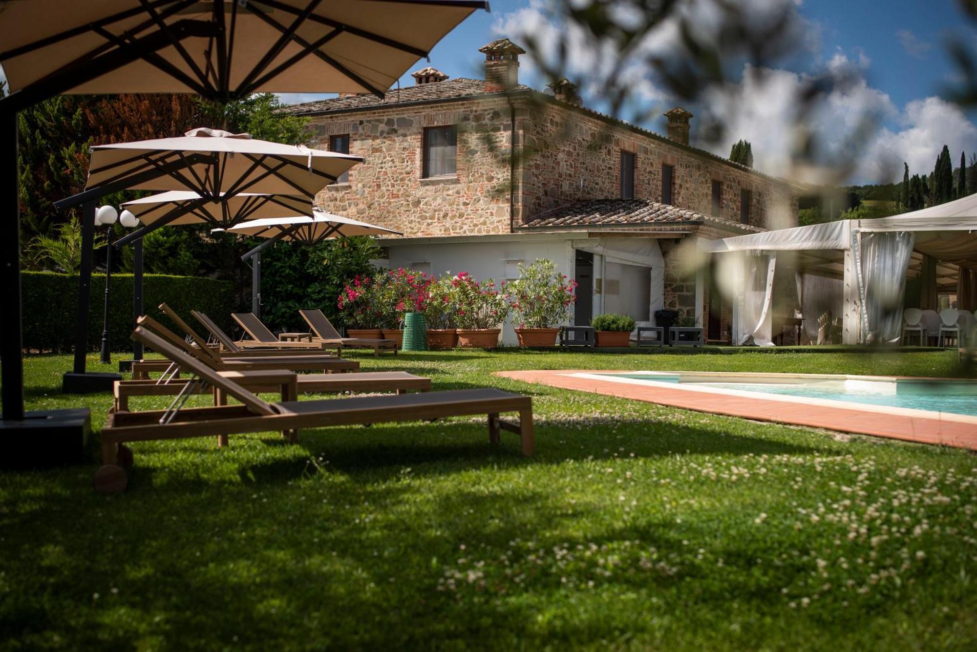 Poggio Paradiso Resort & Spa Montefollonico ภายนอก รูปภาพ