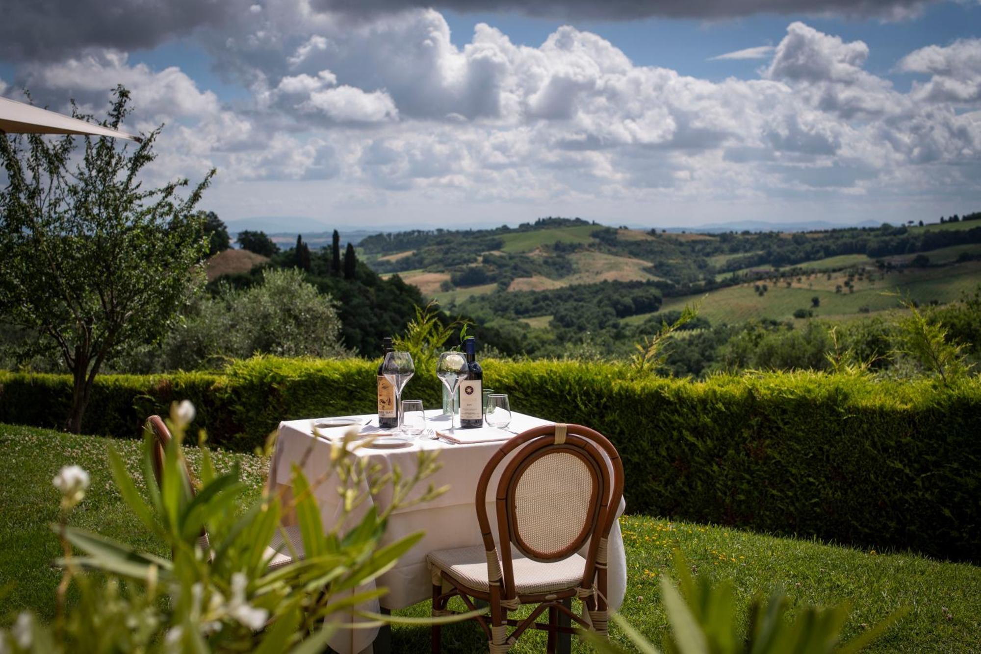 Poggio Paradiso Resort & Spa Montefollonico ภายนอก รูปภาพ